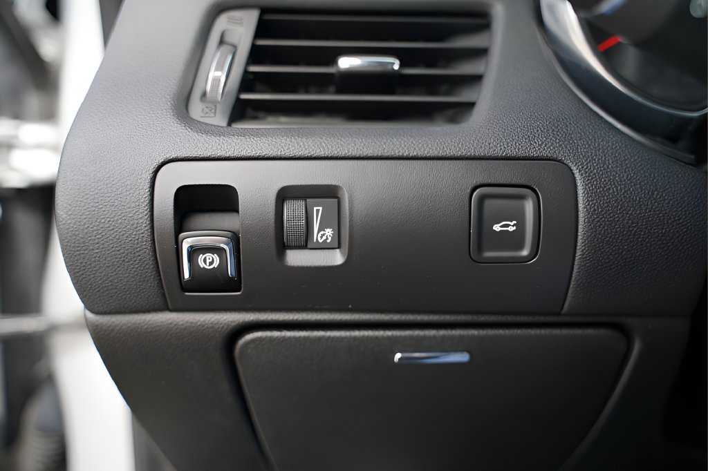 Used 2018 Chevrolet Impala LT FWD image 19