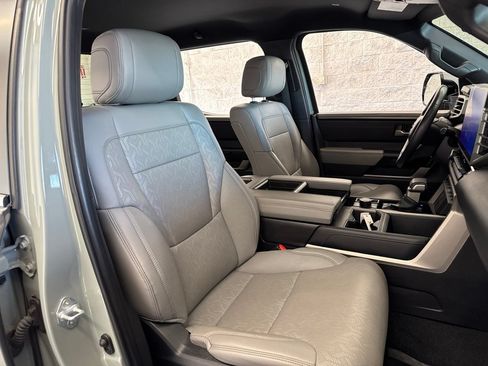 Used 2025 Toyota Tundra Limited AWD/4WD image 48