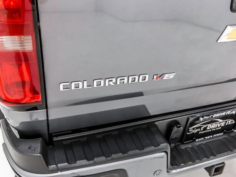 Used 2019 Chevrolet Colorado Z71 AWD/4WD image 5