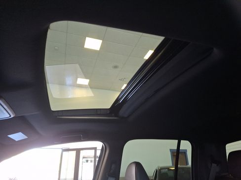 Used 2025 Honda Ridgeline Black Edition image 14