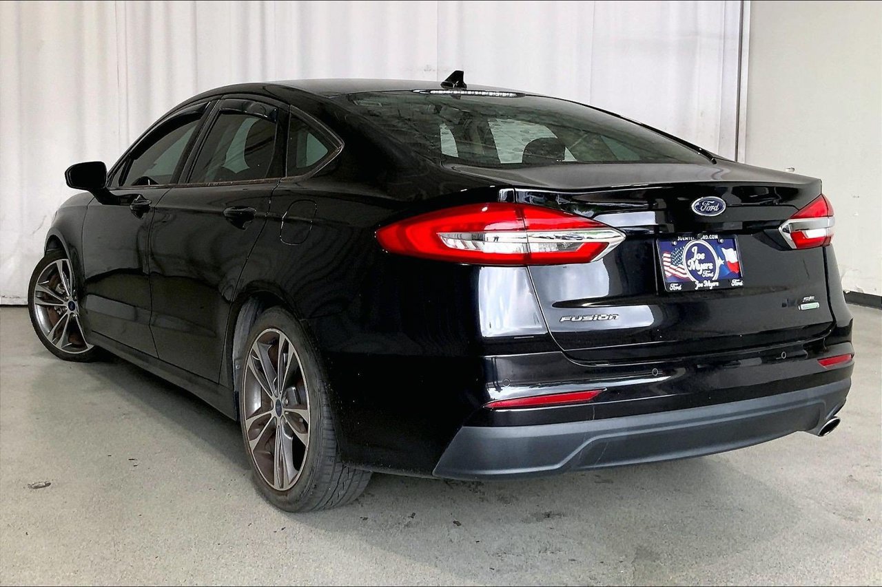 Used 2019 Ford Fusion SE FWD image 5