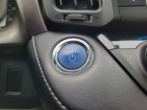 Used 2018 Toyota RAV4 Limited image 26