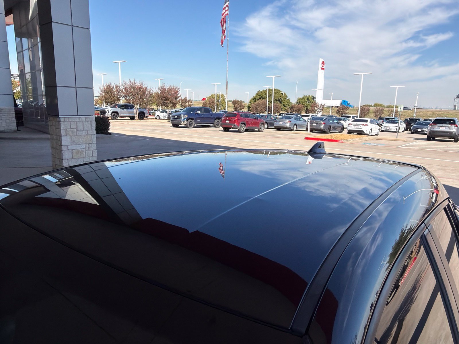 Used 2021 Toyota C-HR XLE FWD image 5