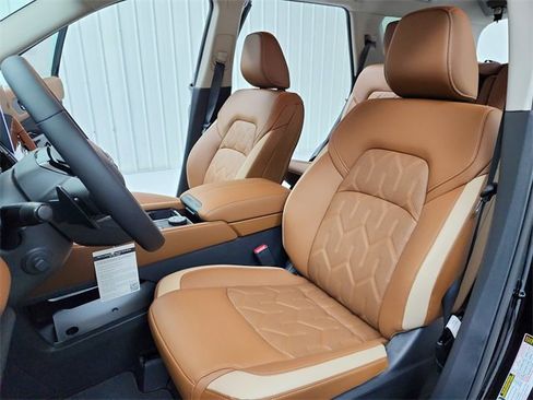 New 2026 Nissan Pathfinder Platinum image 19