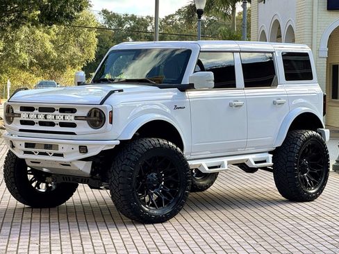 Used 2024 Ford Bronco Outer Banks AWD/4WD image 2