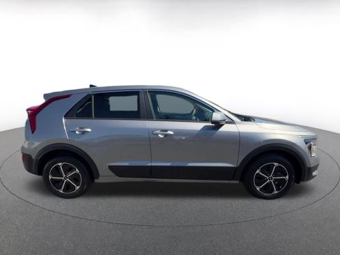 Used 2026 Kia Niro LX FWD image 16