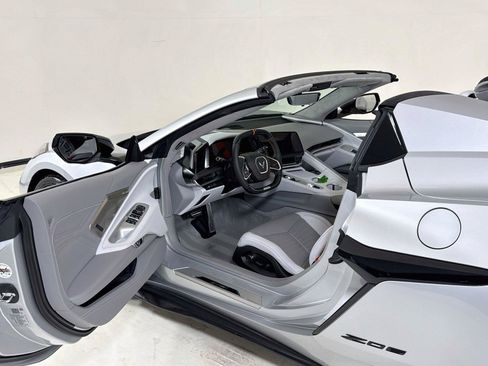 Used 2026 Chevrolet Corvette Z06 RWD image 12
