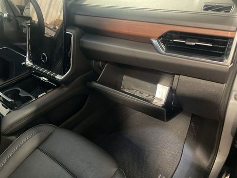 Used 2025 GMC Yukon Denali image 69