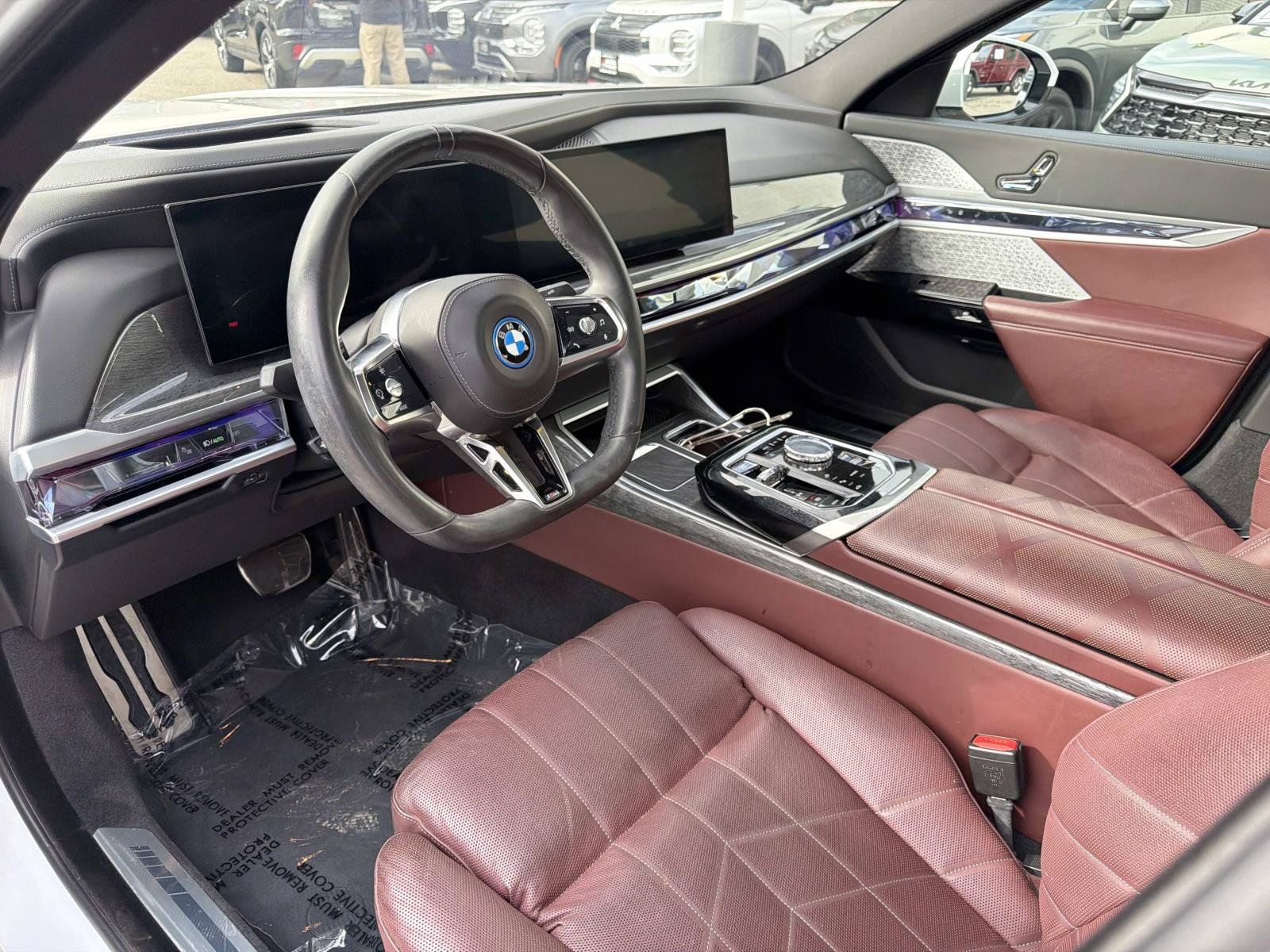 Used 2023 BMW i7 xDrive60 AWD/4WD image 18