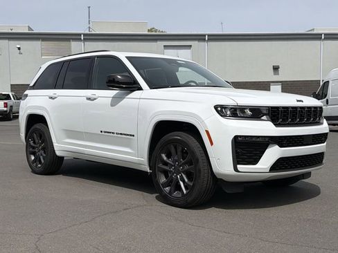 New 2026 Jeep Grand Cherokee Limited AWD/4WD image 13