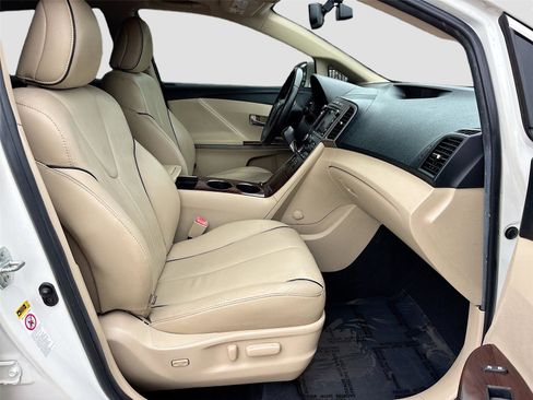 Used 2014 Toyota Venza Limited w/ Tow Prep Package FWD image 29