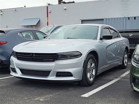 Used 2023 Dodge Charger SXT image 3