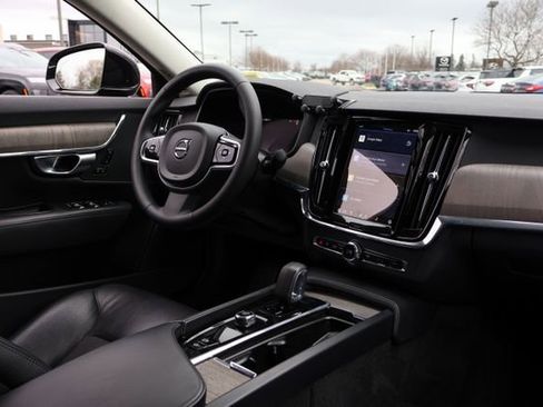 Used 2024 Volvo S90 B6 Plus AWD/4WD image 22