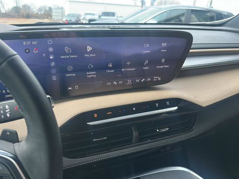 Used 2025 Buick Enclave Preferred w/ Power Package image 18