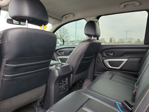 Used 2017 Nissan Titan SL image 14