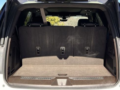 Used 2021 GMC Yukon Denali w/ Denali Premium Package image 32