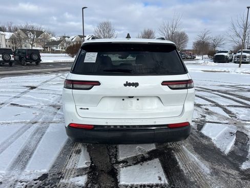 Certified 2024 Jeep Grand Cherokee L Laredo image 3