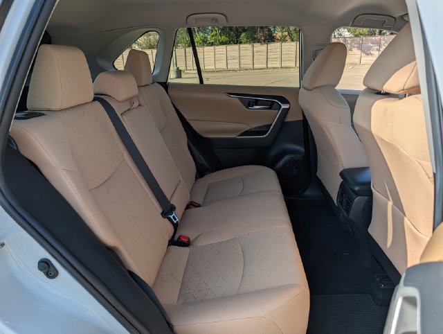 Used 2021 Toyota RAV4 XLE FWD image 26