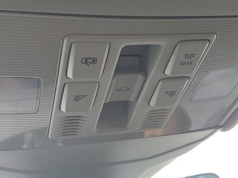 Used 2023 Volkswagen Jetta SE w/ Panoramic Sunroof Package FWD image 28