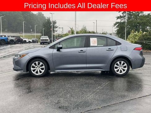 Used 2024 Toyota Corolla LE FWD image 2
