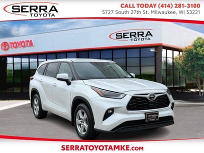 Used 2023 Toyota Highlander LE