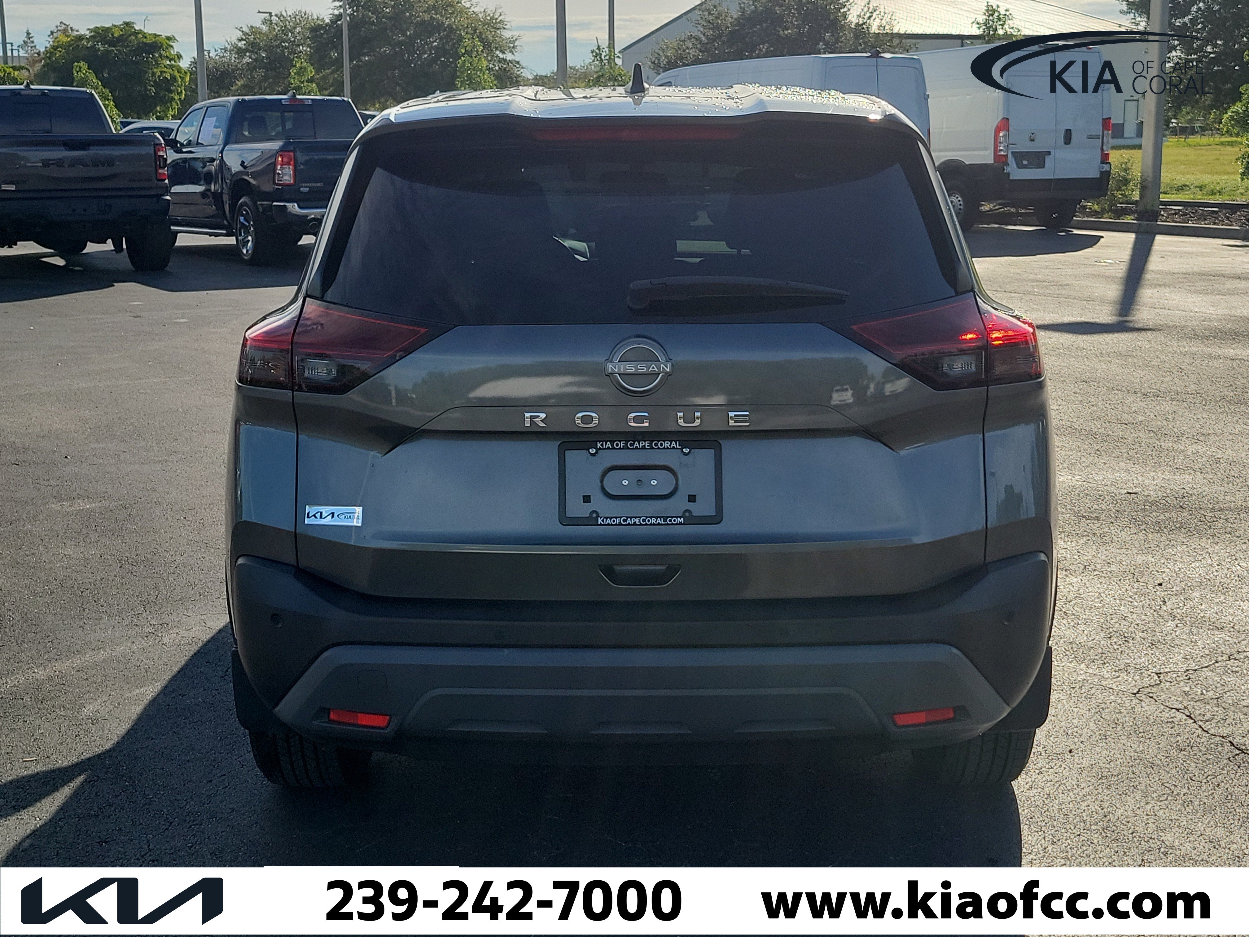 Used 2022 Nissan Rogue S FWD image 5