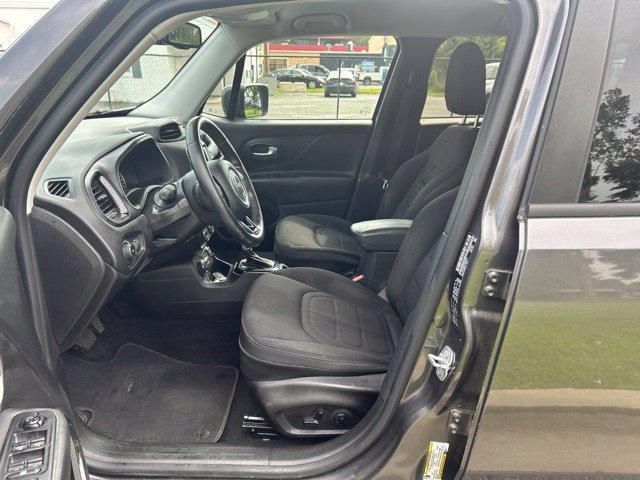 Used 2016 Jeep Renegade Latitude AWD/4WD image 7
