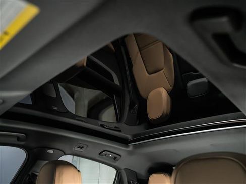 New 2026 Porsche Cayenne S AWD/4WD image 17