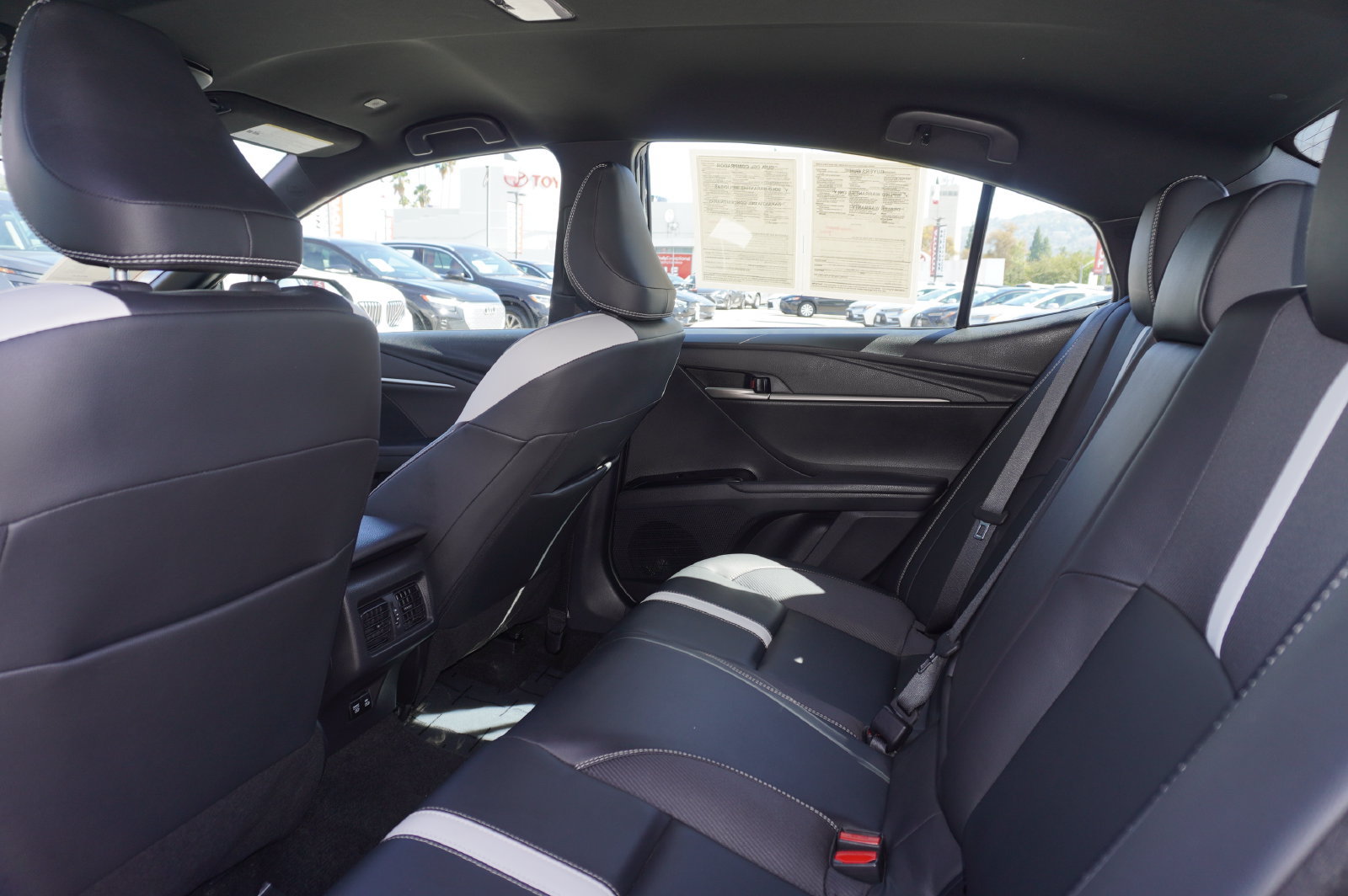 Certified 2025 Toyota Camry SE w/ Convenience Package AWD/4WD image 8