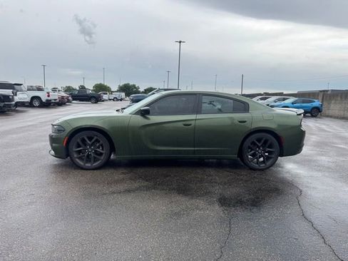 Used 2021 Dodge Charger SXT w/ Blacktop Package RWD image 4