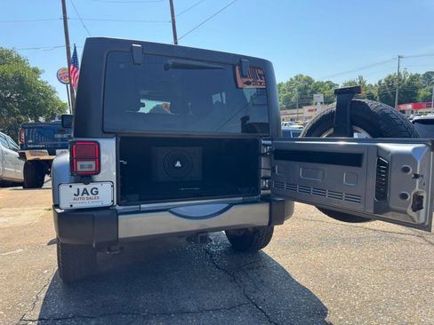 Used 2014 Jeep Wrangler Unlimited Sport AWD/4WD image 9