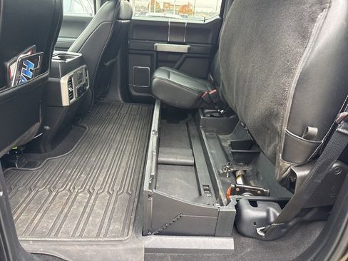 Used 2021 Ford F350 Lariat image 13