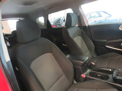 Used 2020 Kia Soul LX image 25