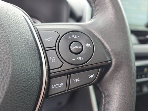 Used 2021 Toyota RAV4 XLE w/ Convenience Package image 37