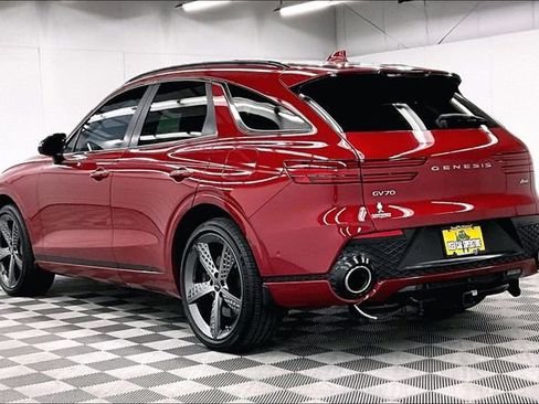 Used 2023 Genesis GV70 2.5T w/ Sport Prestige Package image 3