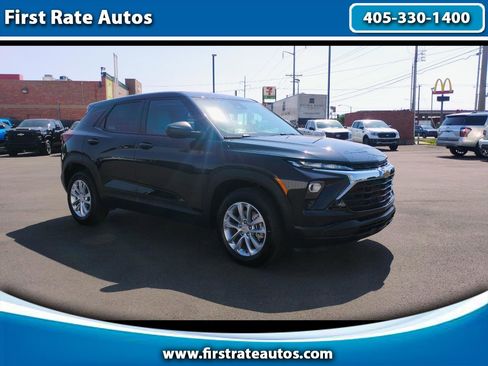 Used 2025 Chevrolet TrailBlazer LS w/ LS Convenience Package image 1