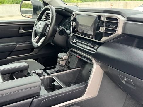 Used 2022 Toyota Tundra SR5 AWD/4WD image 10