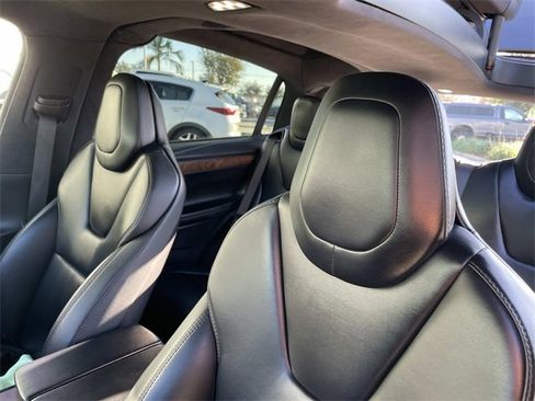 Used 2019 Tesla Model X Long Range image 24