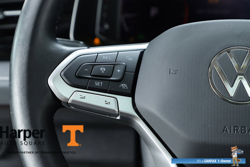 Used 2025 Volkswagen Jetta SEL FWD image 21