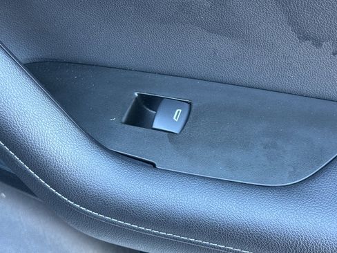 Used 2022 Chevrolet Blazer LT image 23