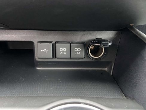 Used 2021 Toyota Highlander XLE image 26