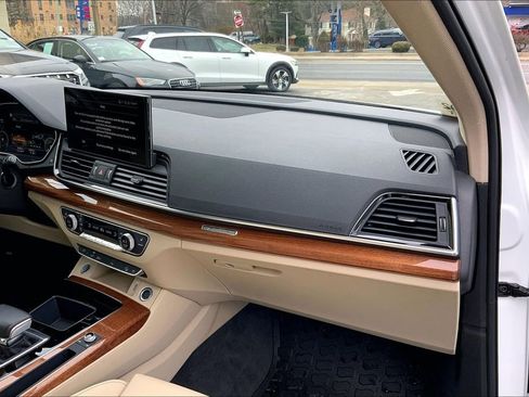 Certified 2023 Audi Q5 e Premium w/ Convenience Package image 19