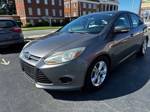 Used 2014 Ford Focus SE FWD image 3