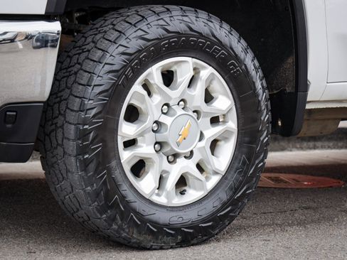 Used 2023 Chevrolet Silverado 2500 LT image 11