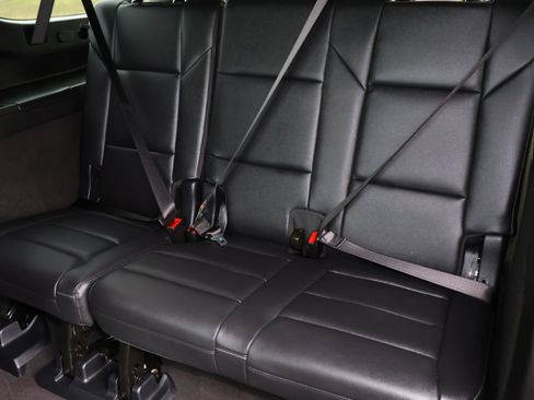 Certified 2025 Cadillac Escalade ESV Luxury image 27