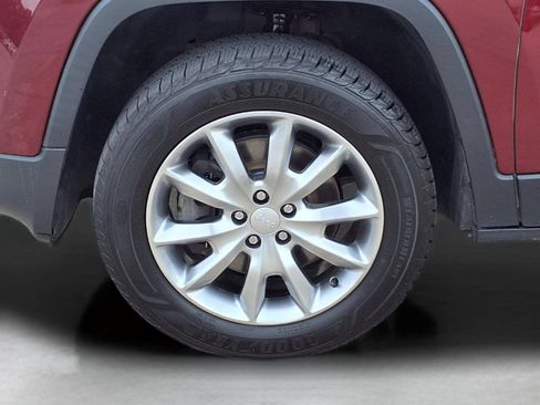 Used 2018 Jeep Cherokee Limited AWD/4WD image 11