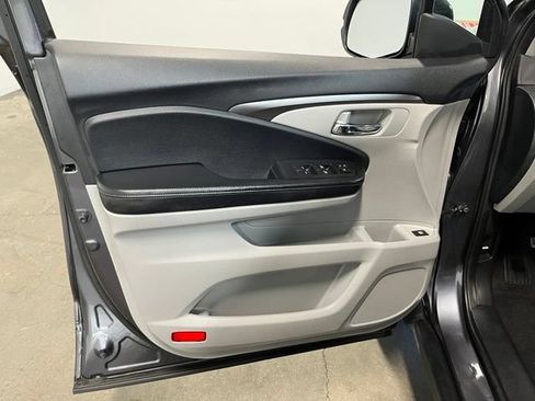 Used 2017 Honda Pilot EX image 24