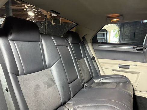 Used 2006 Chrysler 300 SRT8 w/ SRT Option Group II RWD image 22