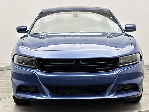 Used 2022 Dodge Charger SXT w/ Leather Interior Group RWD image 2
