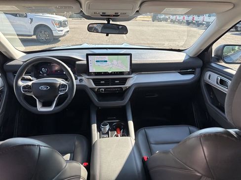 Used 2025 Ford Explorer Active w/ Active Comfort Package image 26